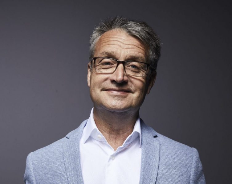 Gabor Steingart bezeichnet sich selbst als Pionierjournalist. Er hat eine schwimmende Redaktion auf der Pioneer One.